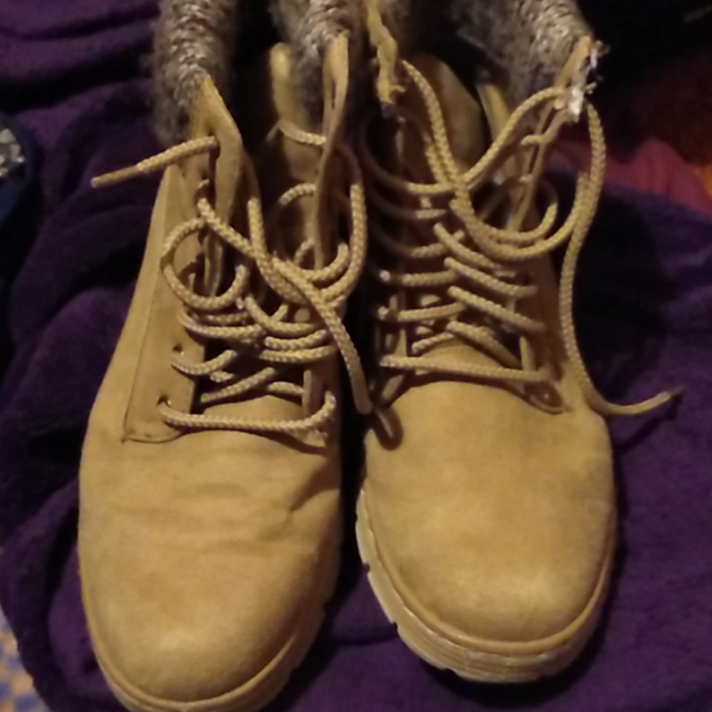 Cliffs boots - Picture 2 of 3